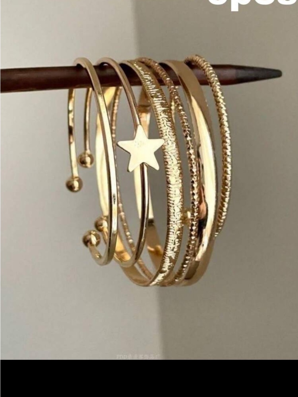 Gold Star Multi-Stack Bangle Bracelet Set - Women